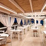 Barefoot Contessa Hotel 2*