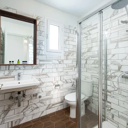 Barefoot Contessa Hotel