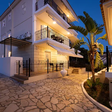 Barefoot Contessa 2* Lourdata (Kefalonia)