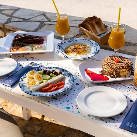 Barefoot Contessa Lourdata (Kefalonia)