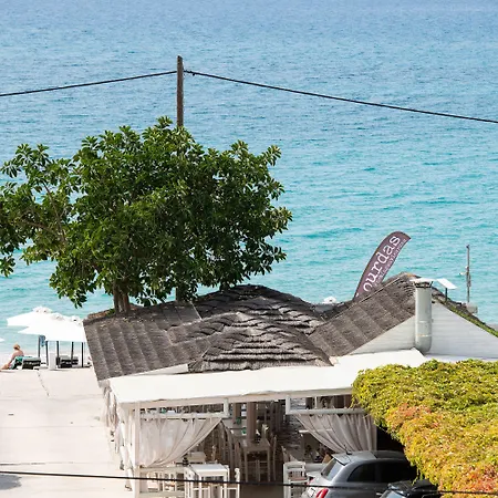 Barefoot Contessa Hotel