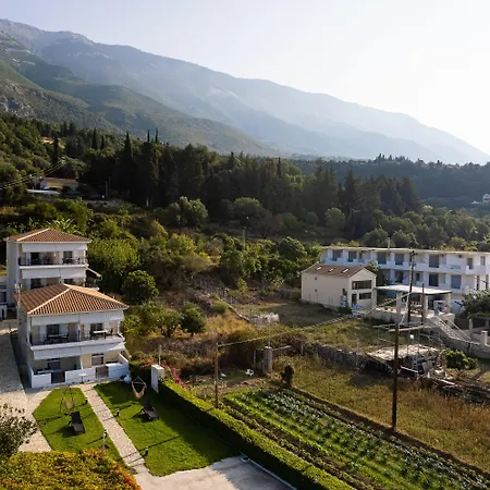 Barefoot Contessa 2* Lourdata (Kefalonia)