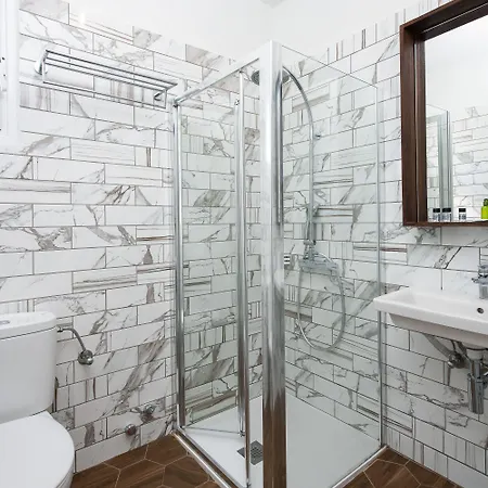 Barefoot Contessa Lourdata (Kefalonia)